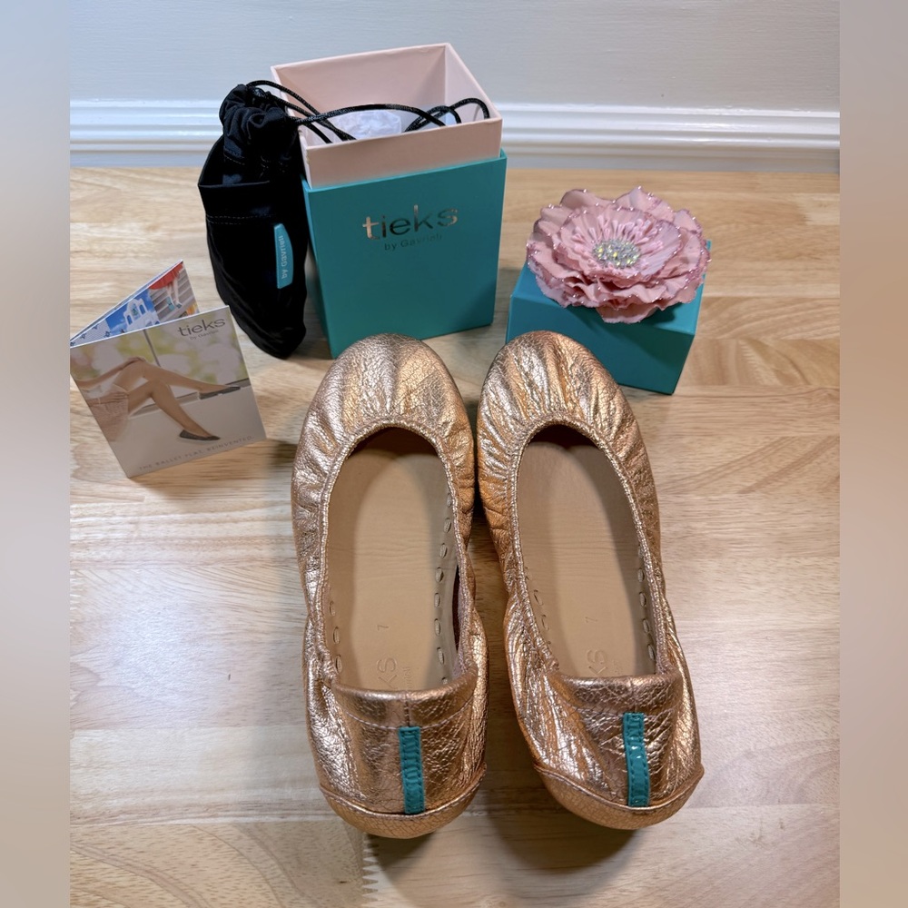 Tieks Rose Gold Glam with all Accessories EUC size 7
